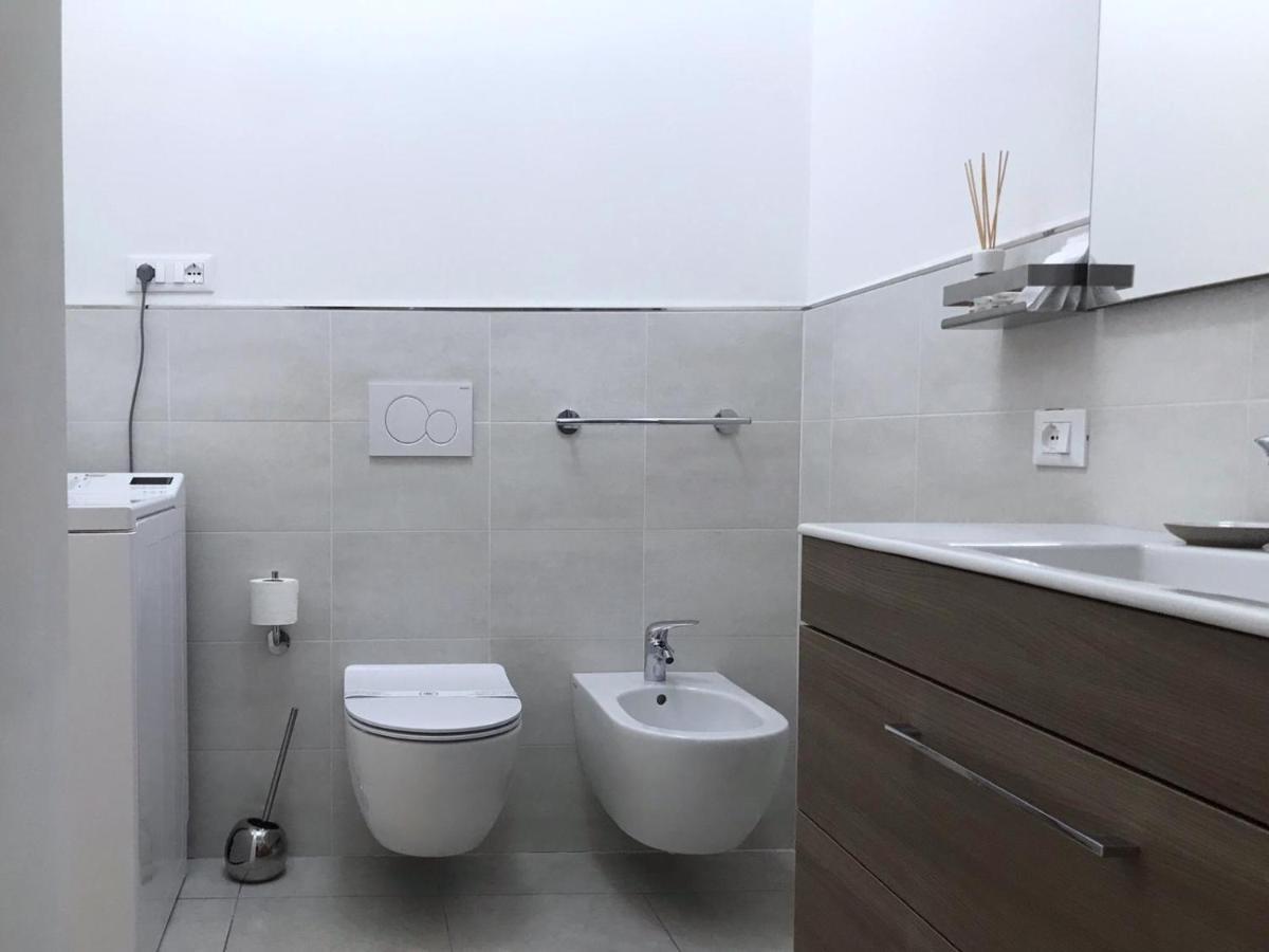 Emily Apartment โกโม ภายนอก รูปภาพ