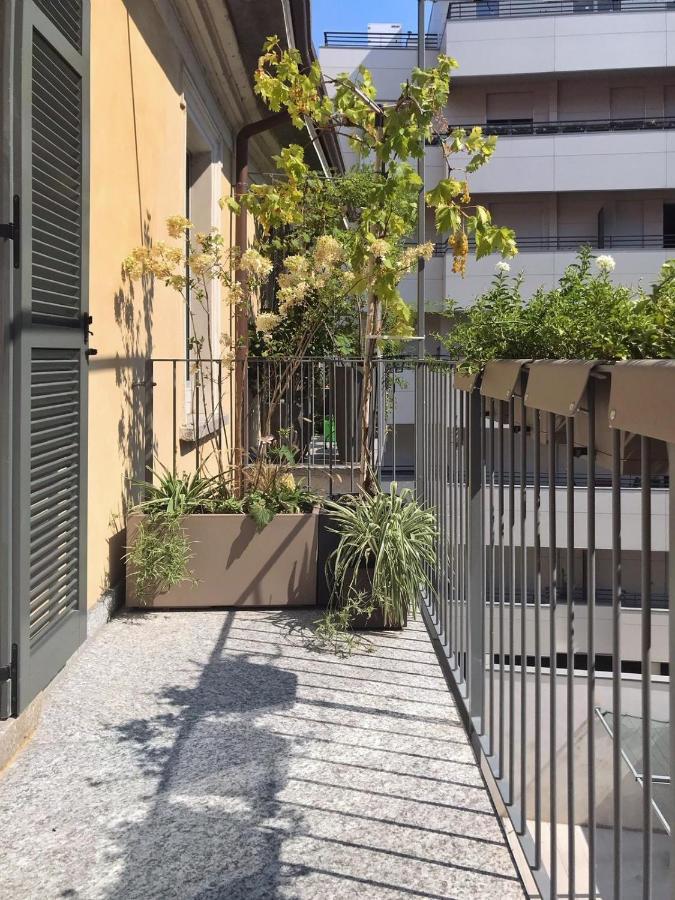 Emily Apartment โกโม ภายนอก รูปภาพ